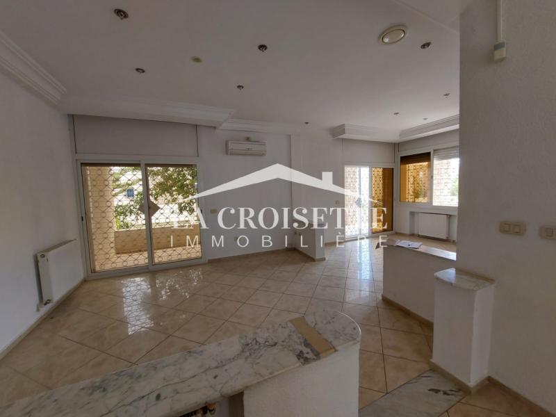 Etage de villa S+3 à La Marsa